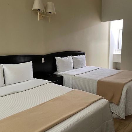 Hotel Plaza Del Arco Express Μοντερέι Εξωτερικό φωτογραφία