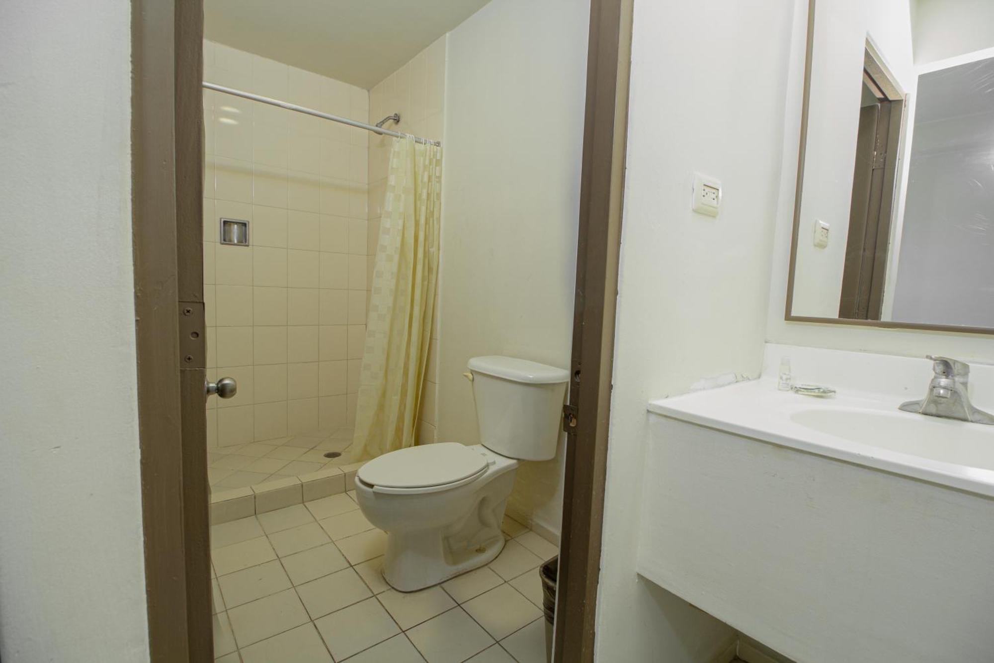 Hotel Plaza Del Arco Express Μοντερέι Εξωτερικό φωτογραφία
