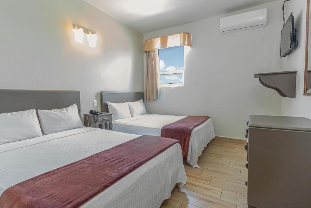 Hotel Plaza Del Arco Express Μοντερέι Εξωτερικό φωτογραφία