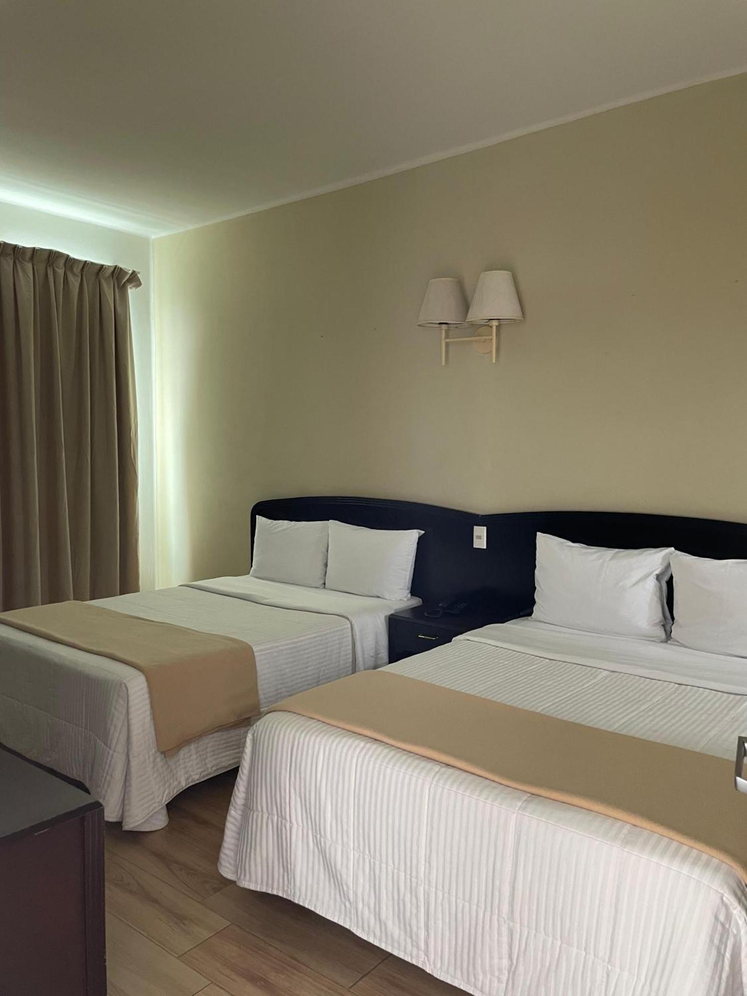 Hotel Plaza Del Arco Express Μοντερέι Εξωτερικό φωτογραφία