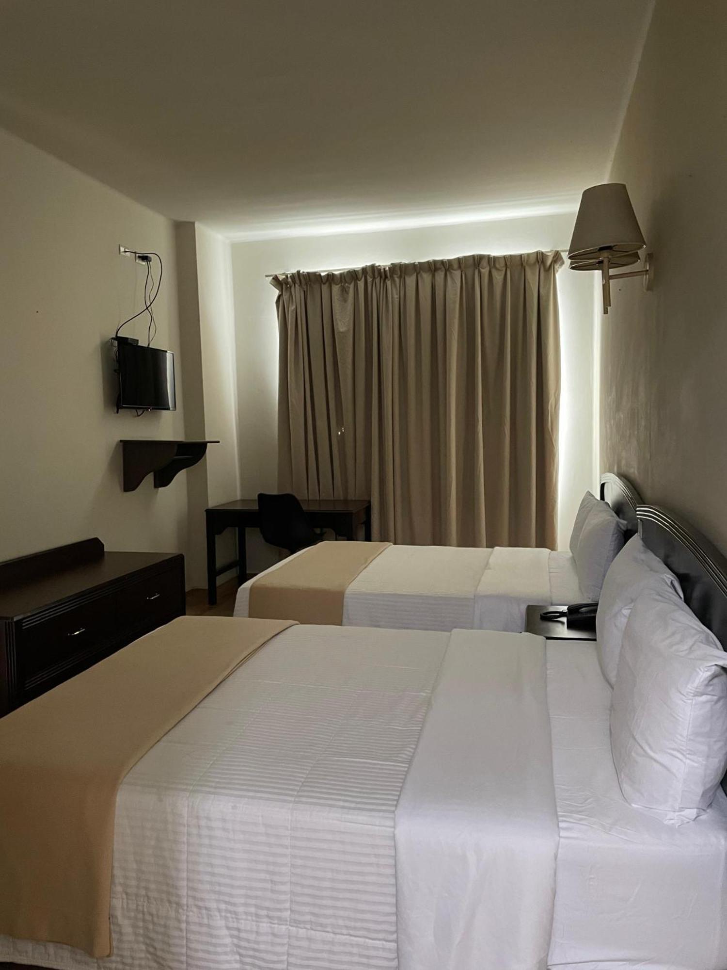 Hotel Plaza Del Arco Express Μοντερέι Εξωτερικό φωτογραφία
