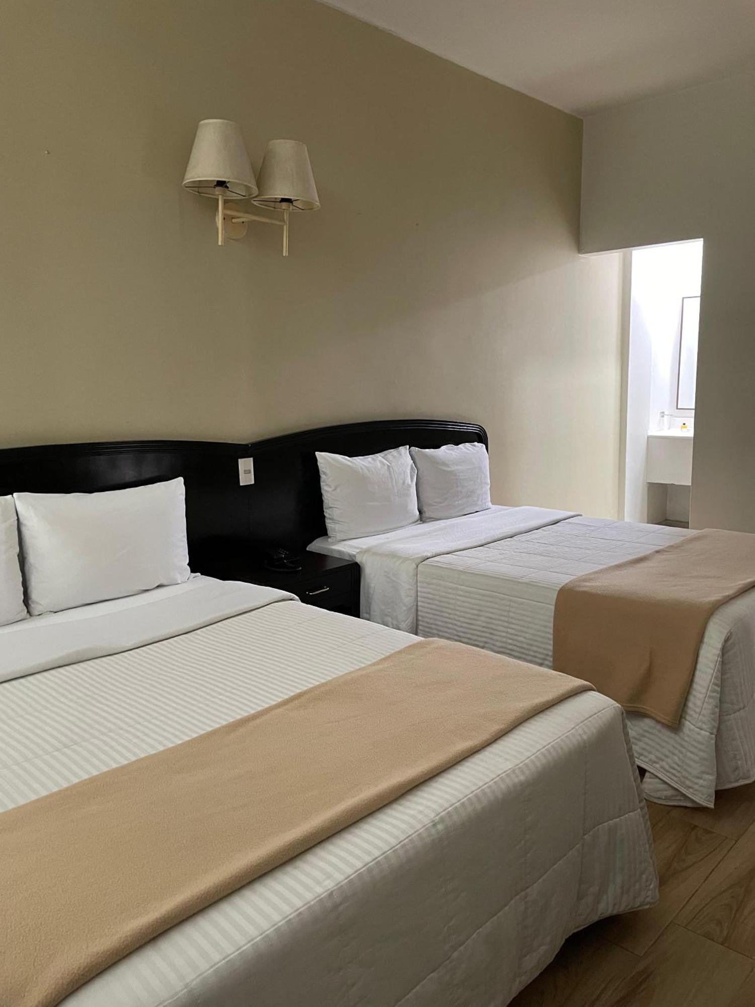 Hotel Plaza Del Arco Express Μοντερέι Εξωτερικό φωτογραφία