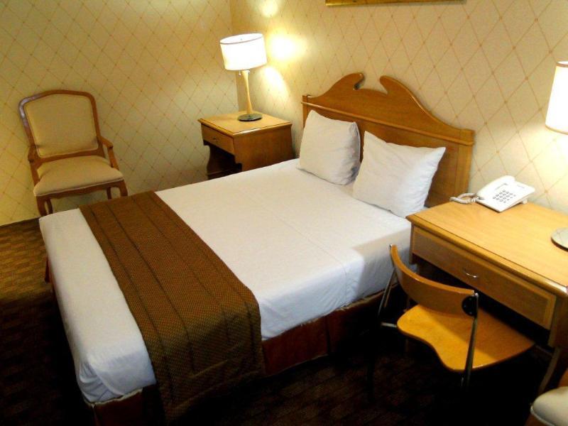 Hotel Plaza Del Arco Express Μοντερέι Εξωτερικό φωτογραφία
